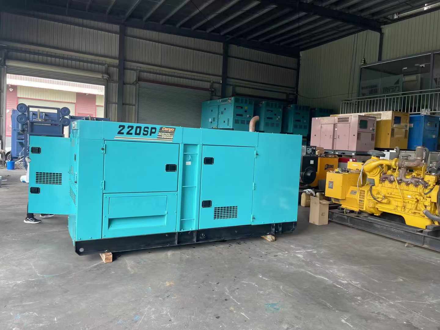 綦江800kW 柴油发电机的输出电流波动范围是多少?