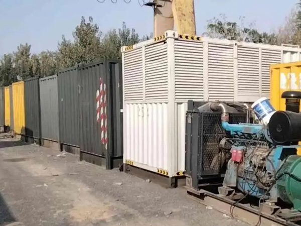綦江200KW柴油发电机机组每小时油耗是多少？